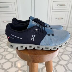 On Running Cloud 6 Men's Blue and Navy Blue Sneakers.